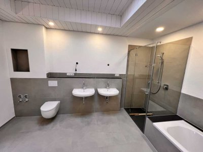 Stilvolle 3-Raum-Penthouse-Wohnung mit uneinsehbarer Terrasse in Augsburg