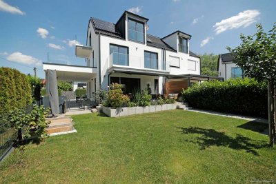 Brunnthal/Waldbrunn: Moderne Doppelhaushälfte (BJ 2021) mit 5 Zimmern und sonnigem Garten!