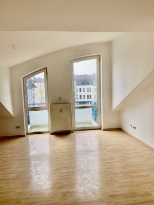 Helle Dachgeschosswohnung mit Charme - von Privat