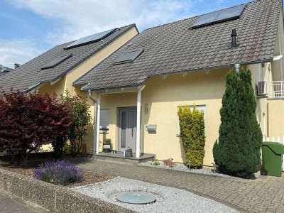 Gleich Einziehen: Komfortable DHH mit EBK und pflegeleichtem Garten, Rheinau-Linx