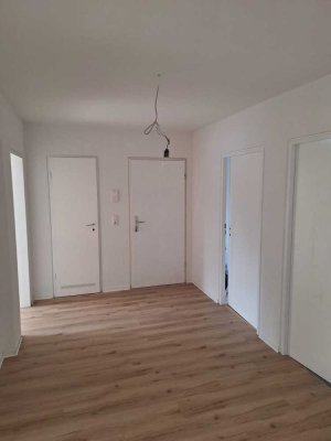 Kernsanierte 4 Zimmerwohnung mit Balkon
