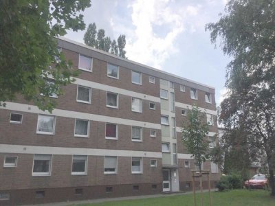 Renovierte 3 Zimmer mit Balkon in absolut verkehrsarmer Anwohnerstraße