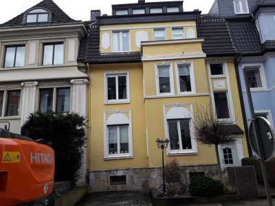 4-Zimmer Jugendstil Altbau Wohnung mit 2 Balkonen