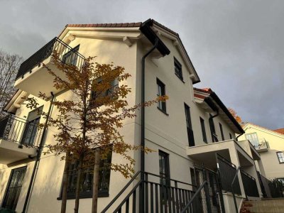 Attraktive DHH in ruhiger Lage,  4-Zi. + Hobbyraum, S7, SW Garten, EBK, 2 Stellplätze TG