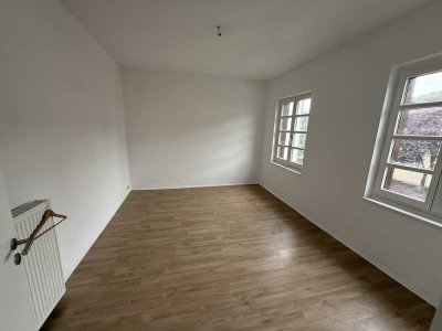 Erstbezug nach Sanierung mit Balkon: ansprechende 4-Zimmer-Terrassenwohnung in Langerwehe