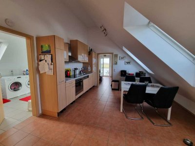 Helle 2-Zimmer-DG-Wohnung ab sofort in Wifling