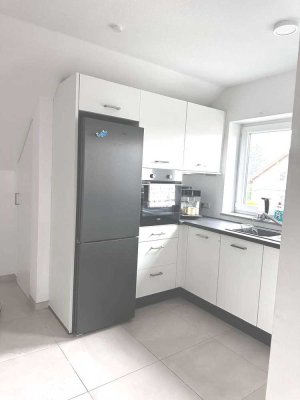SCHMUCKKÄSTCHEN!! Stilvolle  3-Zimmer -Wohnung mit Dachterrasse in toller Lage !!!