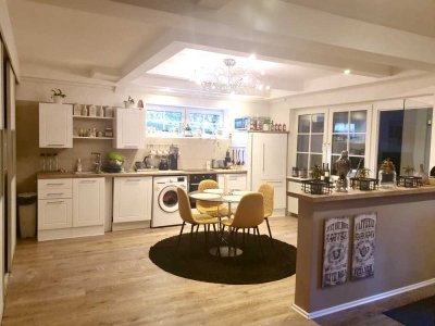 3-Zimmer-Wohnung mit Terrasse - Sehr individuell !