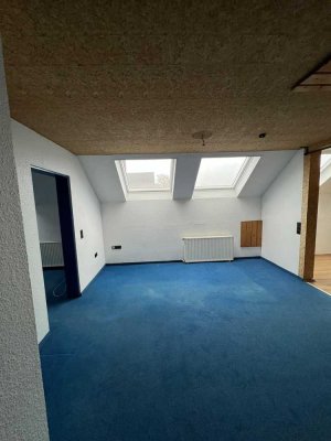Gepflegte 3,5-Zimmer-Dachgeschosswohnung mit perfekter Anbindung
