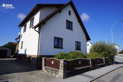 Schönes Stadthaus mit Garten, Garage und großem Schuppen
