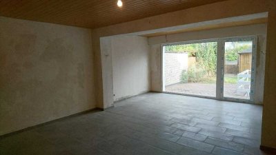Aufwendig renoviertes  Reihenmittelhaus mit Garten in Jüchen