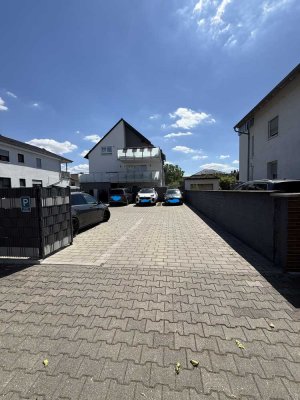 sehr gepflegte 3 Zi-Wohnung mit Balkon zu verkaufen