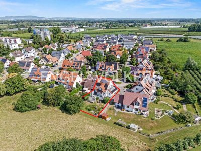 Doppelhaushälfte mit zwei Wohneinheiten und Blick ins Grüne
