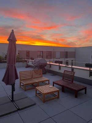 2-Zi Penthouse-Wohnung - Baujahr 2022  - EBK - riesige Dachterrasse - TG Stellplatz