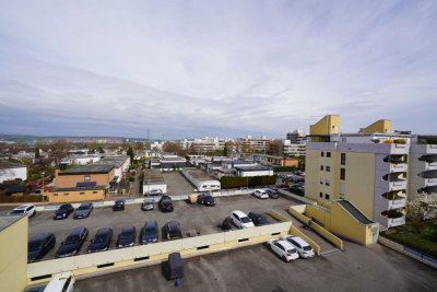 Panoramablick bis zum Horizont in genialer 2 Zimmer Eckpenthauswohnung in Tamm