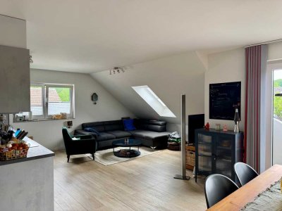 Exklusive 2-Zimmer-Dachgeschosswohnung mit gehobener Innenausstattung in Bergisch Gladbach - Nußbaum
