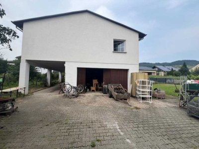 Wohnhaus mit Garage in Kröv