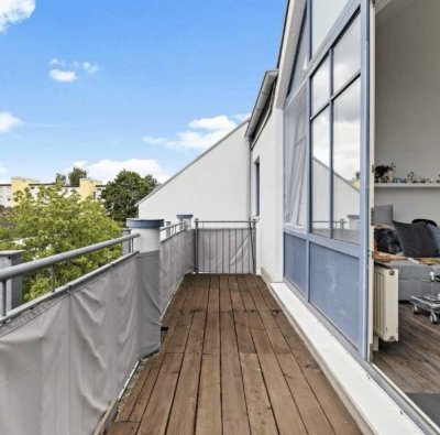 Helle 2-Zimmer Dachgeschosswohnung in Friedberg mit Balkon