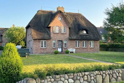 Attraktive strandnahe Doppelhaushälften unter Reet (genehmigte Ferienwohnungen)