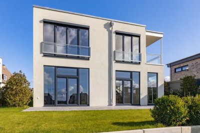Elegante und funktionale Villa mit Schleiblick