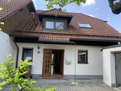 Ruhige 5-Zimmer-Doppelhaushälfte in Germering
