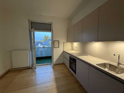 Schöne 2-Zi. Altbauwohnung im Mathildenviertel – mit Balkon & neuer EBK