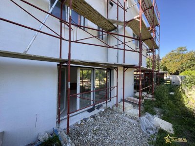 NOCH 1 EINZELHAUS (SCHLÜSSELFERTIG) FREI! 5 ZIMMER/ 3 BADEZIMMER/ 3 TOILETTEN. INKLUSIVE STELLPLATZ.
