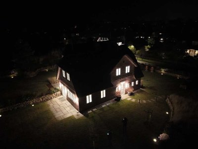 Verkauf direkt vom Eigentümer + sofort Bezugsbereit: Hausteil unter Reet in Süd-Kampen!