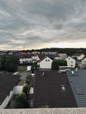 Erstbezug nach Sanierung: ansprechende 2-Zimmer-Wohnung mit EBK und Balkon in Karlstein