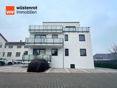 Erstbezug: Helles Penthouse mit privatem Treppenhaus, XL-Dachterrasse und Stellplatz...