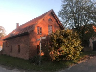 Wohnhaus im ehem.Stallgebäude, 4-Zimmer-Einfamilienhaus in Neustadt a.Rbg OT