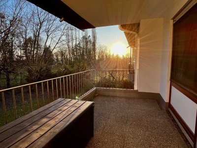 Sonnige Aussichten!  Obergeschosswohnung mit wunderschönem Balkon und Blick ins Grüne