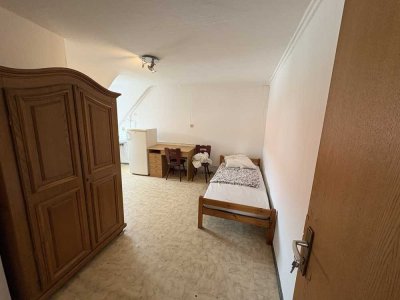 Pension und Wohnen mit vielseitigen Nutzungsmöglichkeiten.