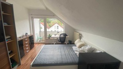 Exklusive 1-Zimmer-Dachgeschosswohnung mit Balkon in Bad Dürkheim