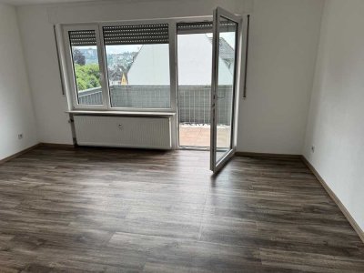 Attraktive helle 4-Zimmer-Wohnung, in sehr guter Lage, in Königstein im Taunus