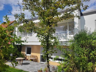 Schöne und ruhige 3-Zimmer-EG-Wohnung mit Balkon und EBK in Limburg