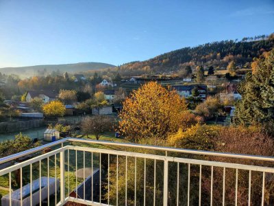 Familienfreundliche 4-Raum-Wohnung mit gehobener Innenausstattung in Bad Blankenburg