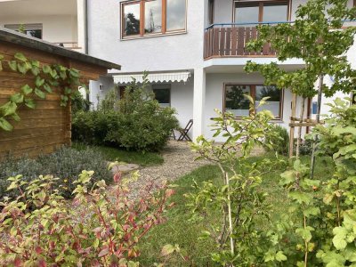 Helle moebl. Wohnung mit Freisitz