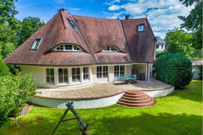 Exklusive Architektenvilla vor den Toren Hamburgs!