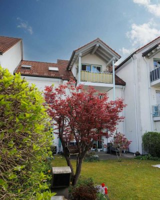 Weilheim: Zentral und ruhig gelegene Dachgeschoss-Wohnung mit Balkon