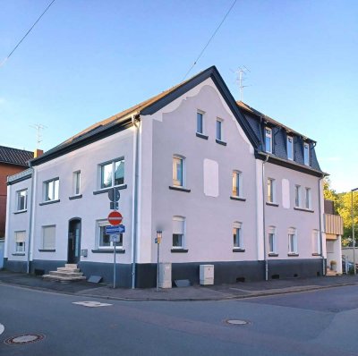 Attraktives Mehrfamilienhaus mit Gewerbeeinheit und Entwicklungspotenzial in Siegen-Geisweid