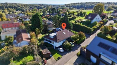 Familien aufgepasst: bezugsfreies EFH mit ELW, großem Garten und Garage in Konstanz-Litzelstetten