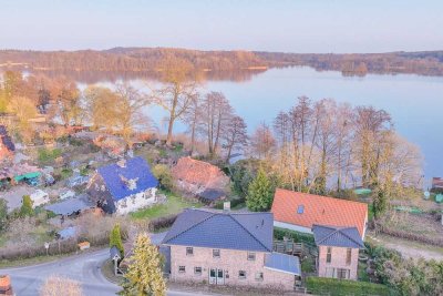Modernes Stadthaus mit Seeblick in Stocksee