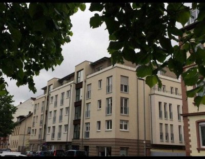 Zentrale, ruhige Stadtwohnung mit Loggia und Aufzug