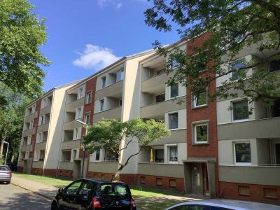 Gut geschnittene 2,5-Zimmer-Wohnung mit Balkon