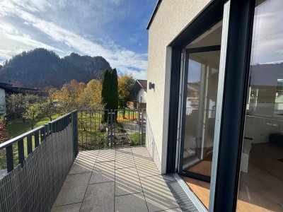 Neuwertige 3 Zimmer Wohnung mit Terrasse