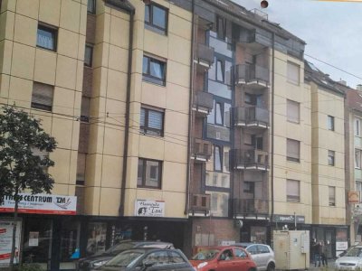 Exklusive 2-Zimmer-Wohnung mit Balkon und Einbauküche in Solingen Mitte