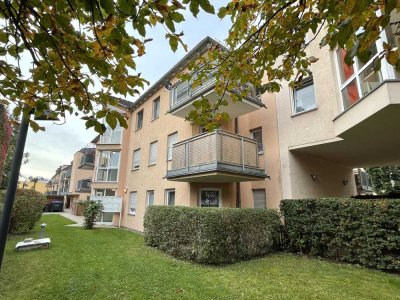 GEPFLEGT, TERRASSE, BAD MIT FENSTER, TIEFGARAGENSTELLPLATZ