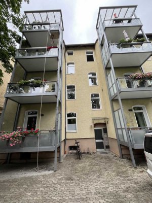 Altbau-Charme trifft Moderne – 3-Zimmer-Wohnung mit Balkon neu saniert