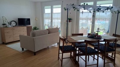 Geschmackvolle 2-Zimmer-Wohnung mit gehobener Innenausstattung mit Balkon und EBK in Ladenburg